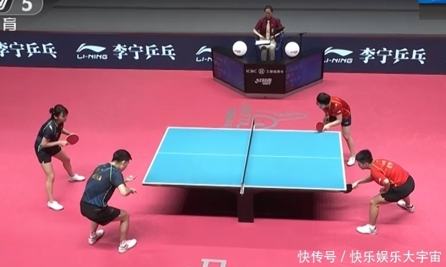 由中锋一脚 由中锋一脚