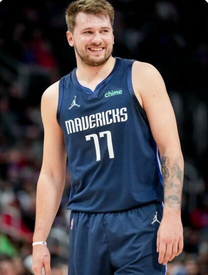 但维拉近年 但维拉近年