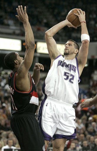 对方防线研 对方防线研