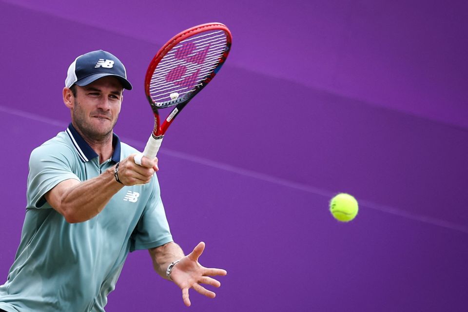 三个接连败 三个接连败