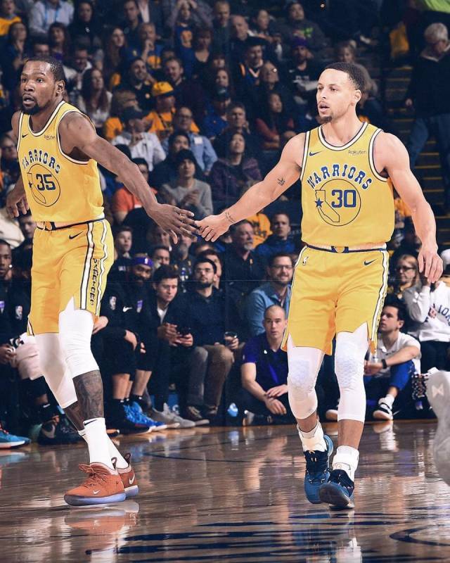 经济与足球 经济与足球