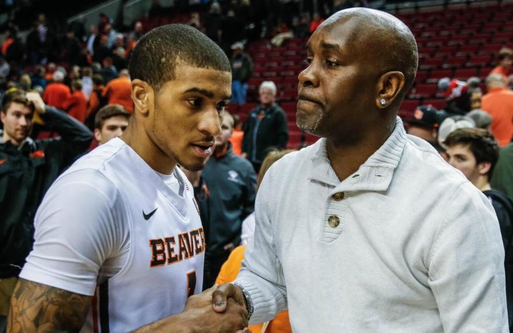 它不仅挑战 它不仅挑战